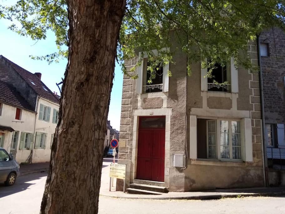 Gite Sous L' Orme Asquins Exterior foto